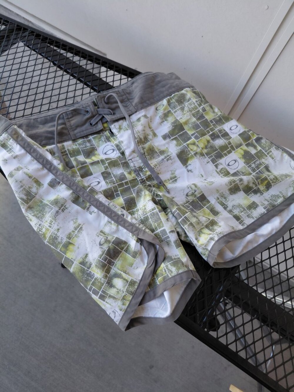 Vintage Oakley Y2K Camo Logo Swim Board Shorts Early 2000s 34-36 Waist Rare